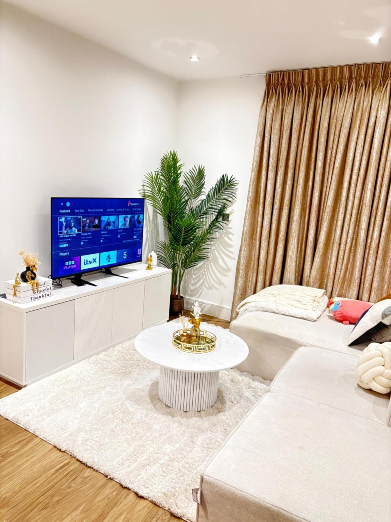 Homestay Comfort In A Town House